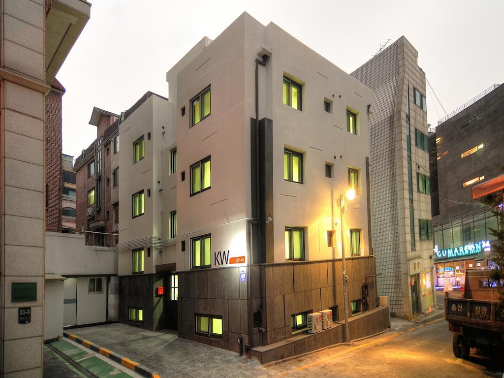 Hostel Kw Sinsa Seul Esterno foto